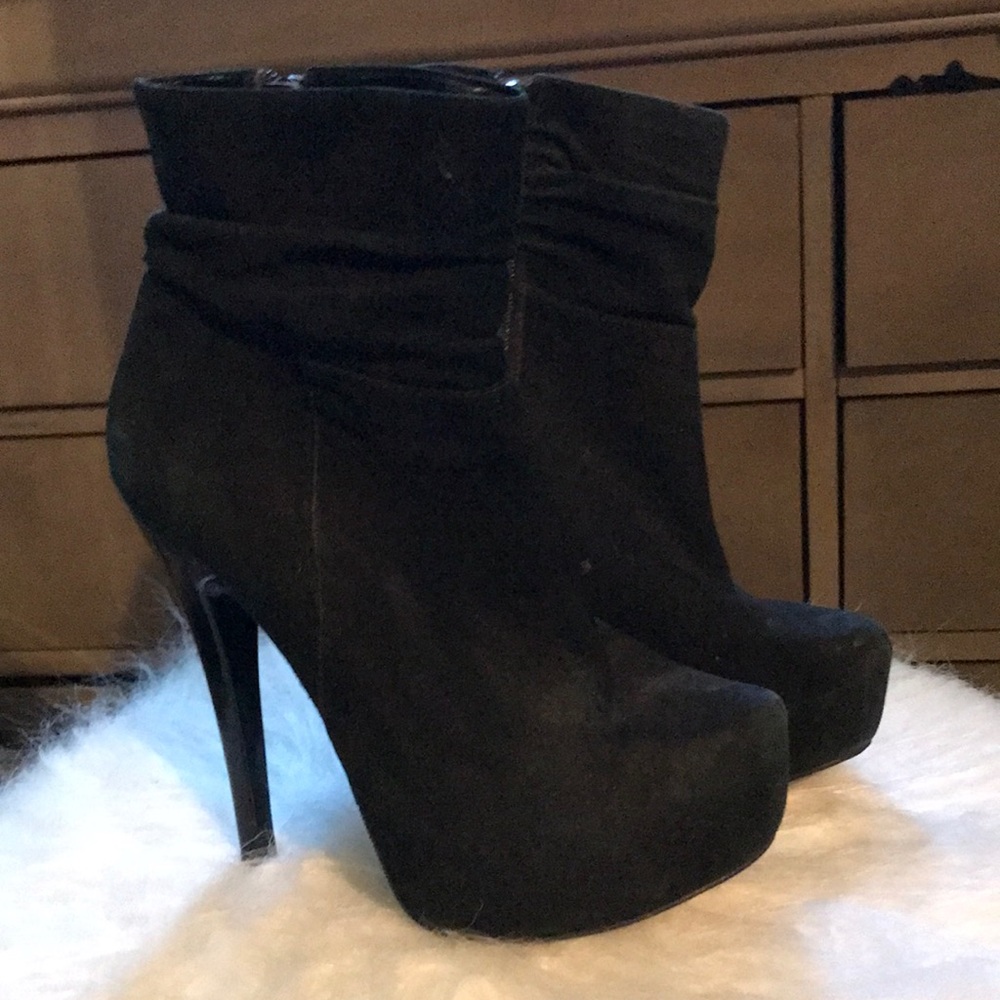 Black Aldo high heel  booties